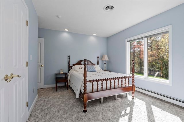118 Willis Rd, Gardner, MA 01440
