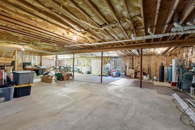 118 Willis Rd, Gardner, MA 01440
