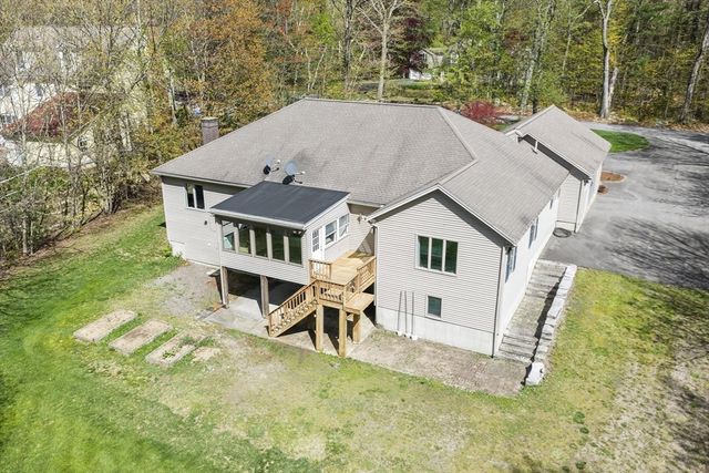 118 Willis Rd, Gardner, MA 01440