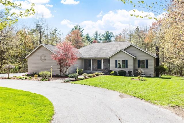 118 Willis Rd, Gardner, MA 01440