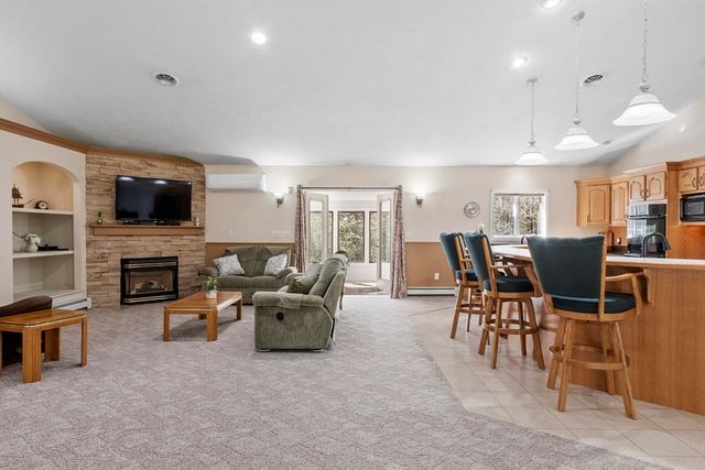 118 Willis Rd, Gardner, MA 01440