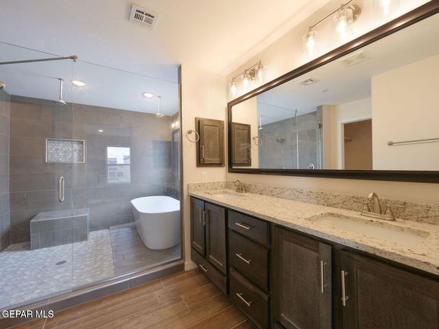 561 La Entrada Circle, Sunland Park, NM 88063