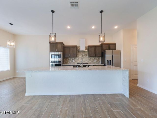 561 La Entrada Circle, Sunland Park, NM 88063