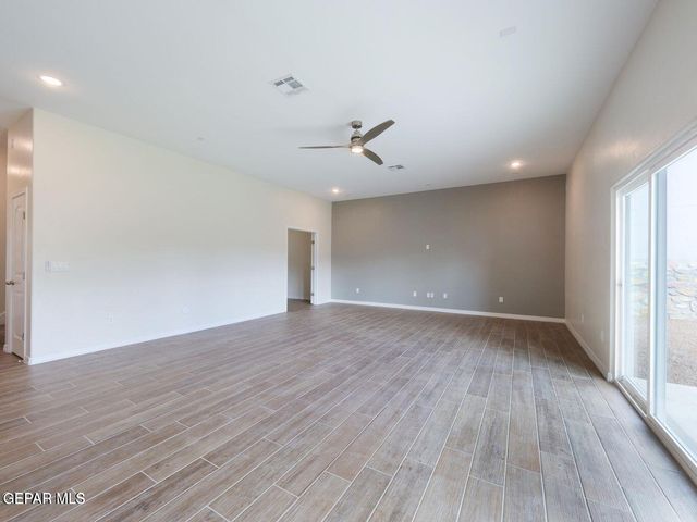 561 La Entrada Circle, Sunland Park, NM 88063