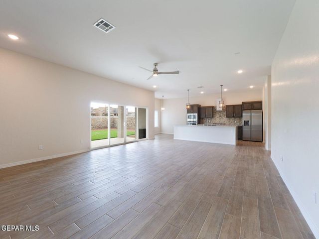 561 La Entrada Circle, Sunland Park, NM 88063