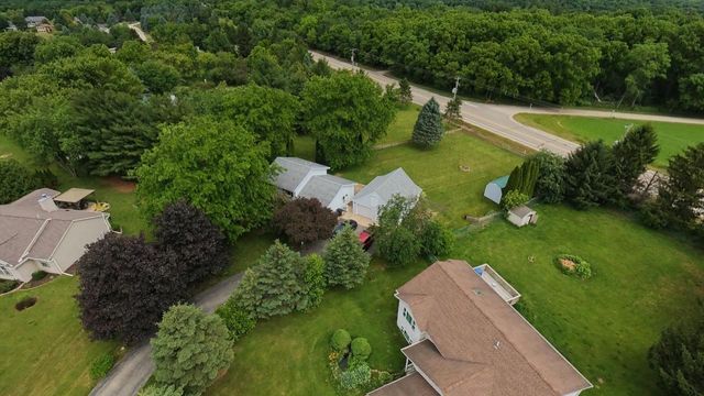 W5182 Jason ROAD, Elkhorn, WI 53121