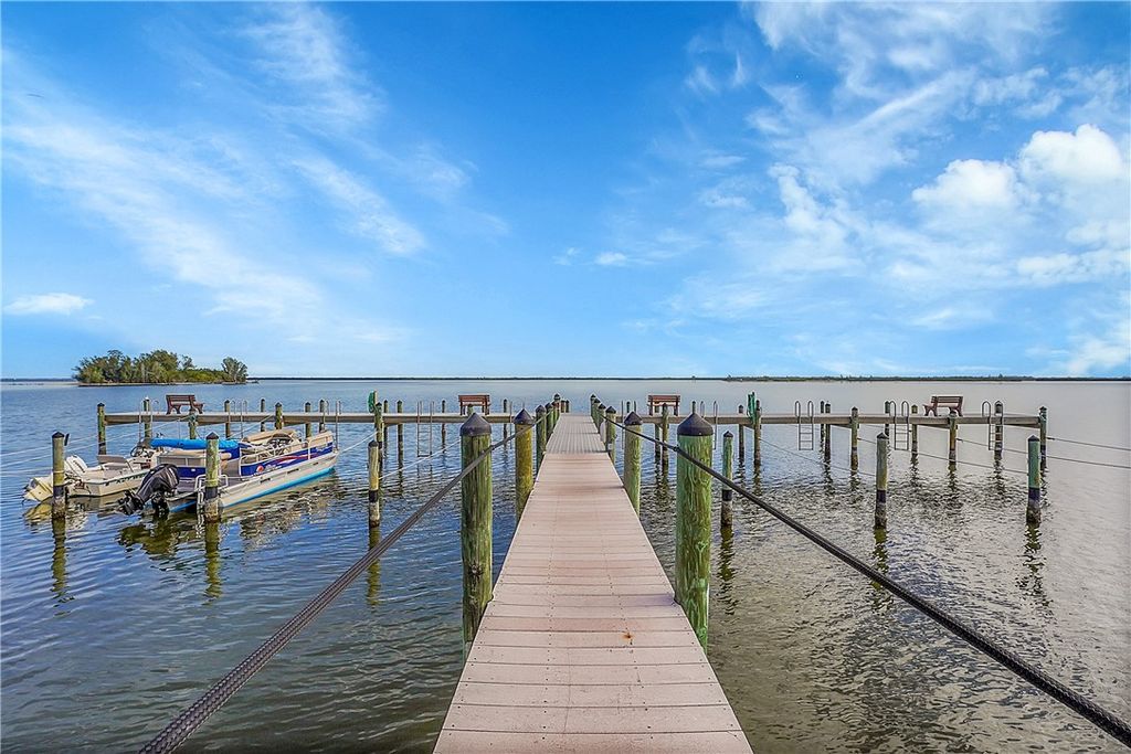 6230 N Mirror Lake Drive 540, Sebastian, FL 32958