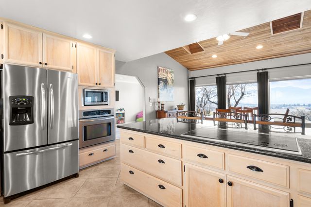 4935 Cherry Lane, Medford, OR 97504