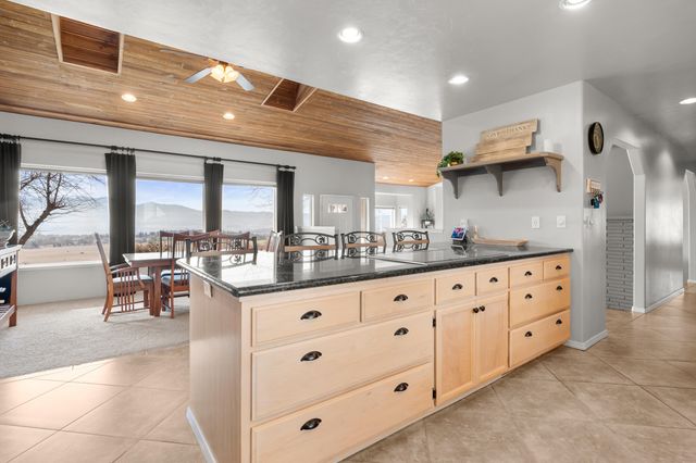 4935 Cherry Lane, Medford, OR 97504