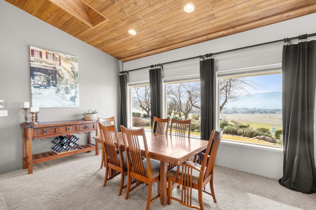 4935 Cherry Lane, Medford, OR 97504