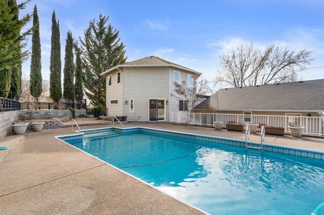 4935 Cherry Lane, Medford, OR 97504