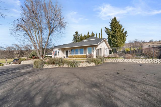 4935 Cherry Lane, Medford, OR 97504