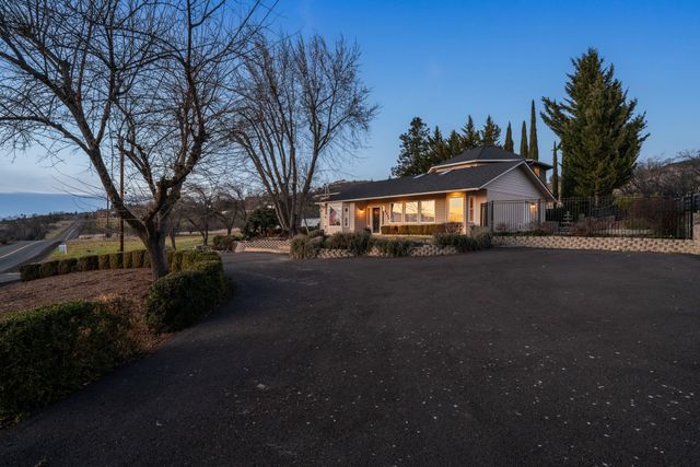 4935 Cherry Lane, Medford, OR 97504