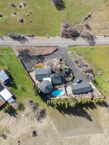 4935 Cherry Lane, Medford, OR 97504