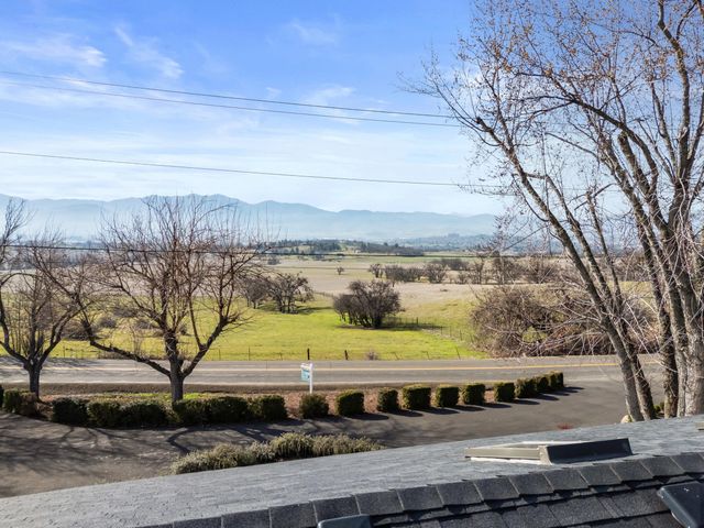 4935 Cherry Lane, Medford, OR 97504