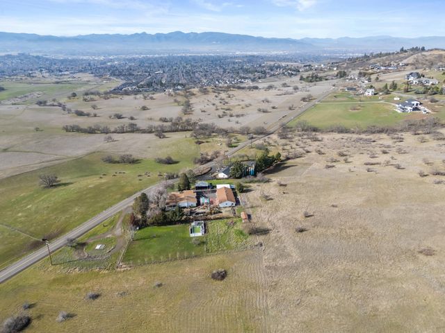 4935 Cherry Lane, Medford, OR 97504