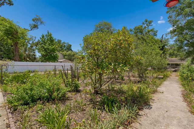 707 N JOHNSON STREET, Plant City, FL 33563