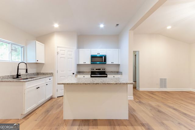 6532 Voyles Drive, Riverdale, GA 30274