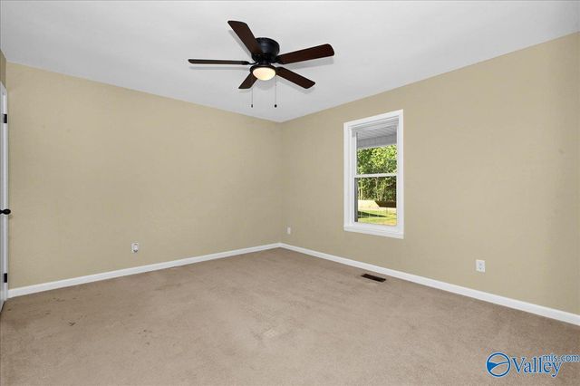 207 Walker Drive SW, Arab, AL 35016