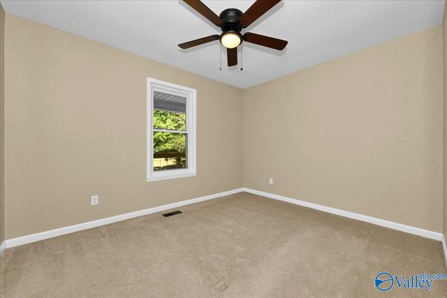 207 Walker Drive SW, Arab, AL 35016