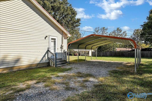 207 Walker Drive SW, Arab, AL 35016