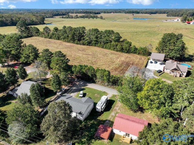 207 Walker Drive SW, Arab, AL 35016