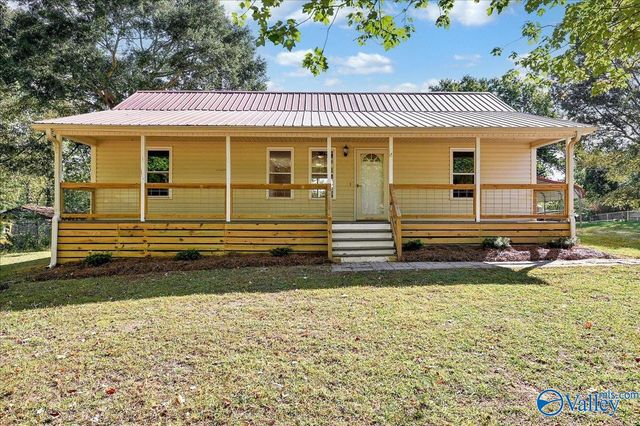 207 Walker Drive SW, Arab, AL 35016