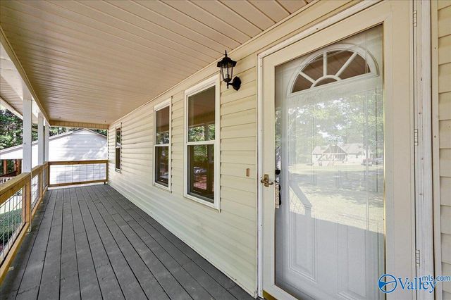 207 Walker Drive SW, Arab, AL 35016