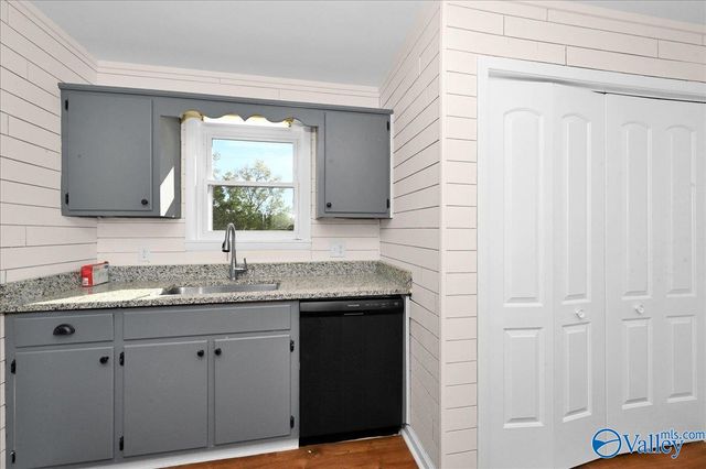 207 Walker Drive SW, Arab, AL 35016