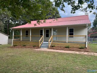 207 Walker Drive SW, Arab, AL 35016