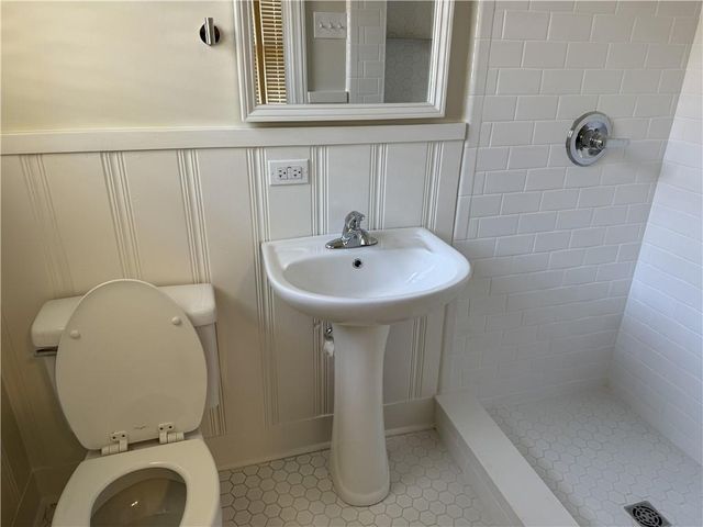 16 Carlen Street S, Mobile, AL 36606