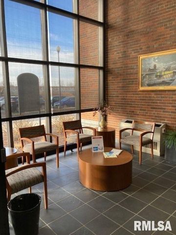 2117 State St Ste 301, Bettendorf, IA 52722