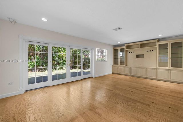 911 Andres Ave, Coral Gables, FL 33134