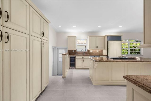 911 Andres Ave, Coral Gables, FL 33134