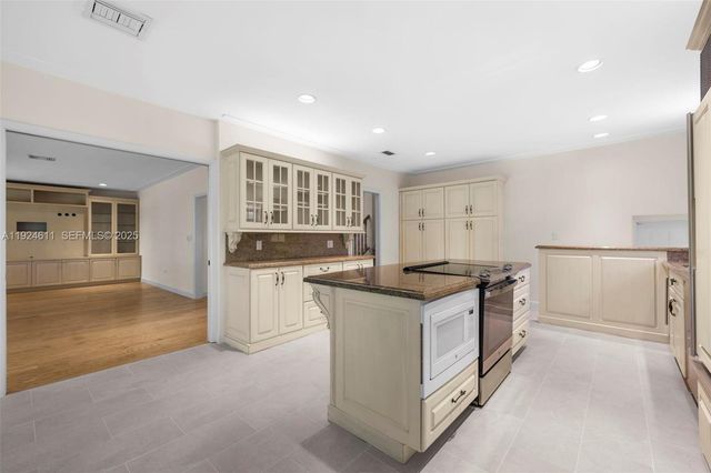 911 Andres Ave, Coral Gables, FL 33134