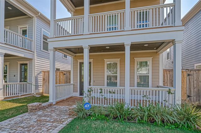 10 Thorpe Lane, Spring, TX 77389