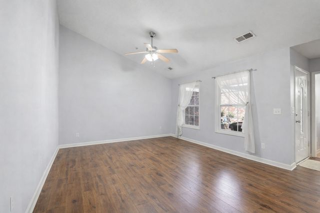 2360 Highway 31 W Apt 104, White House, TN 37188