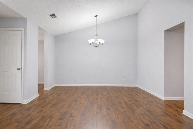 2360 Highway 31 W Apt 104, White House, TN 37188