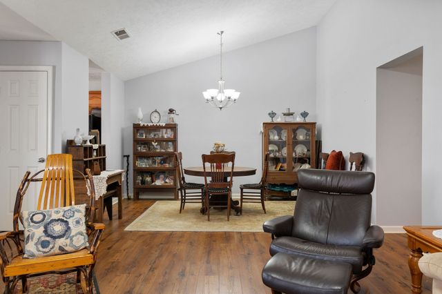 2360 Highway 31 W Apt 104, White House, TN 37188