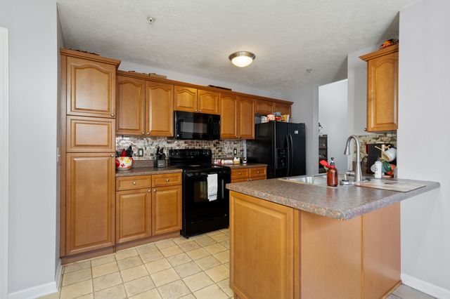 2360 Highway 31 W Apt 104, White House, TN 37188