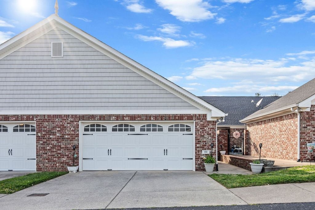 2360 Highway 31 W Apt 104, White House, TN 37188