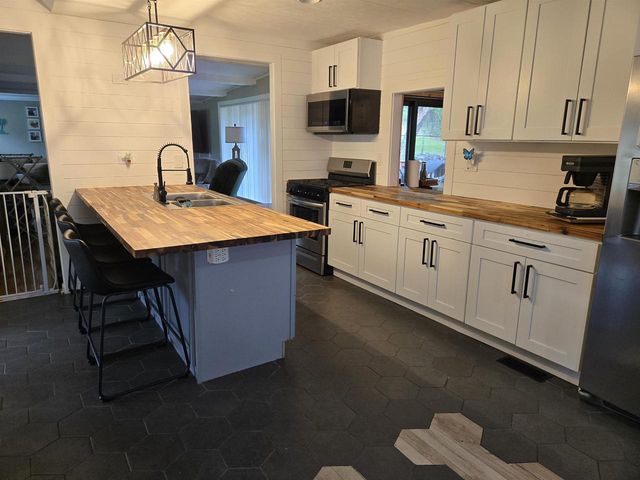 1879 Lakeview Drive, Friendship, WI 53934