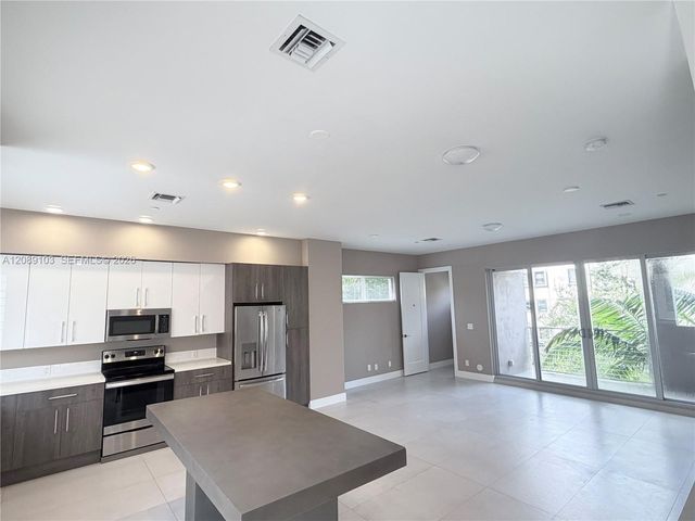 612 NE 12th Avenue 612, Fort Lauderdale, FL 33304