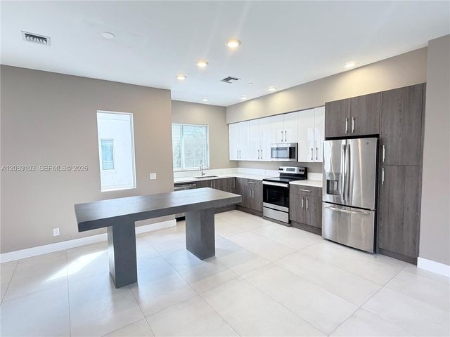 612 NE 12th Avenue 612, Fort Lauderdale, FL 33304