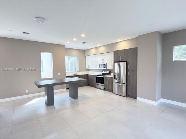 612 NE 12th Avenue 612, Fort Lauderdale, FL 33304