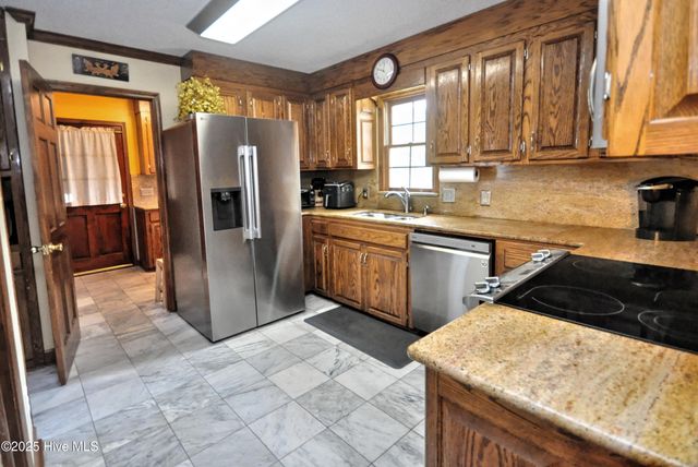 10 Queens Grant Circle SW, Shallotte, NC 28470