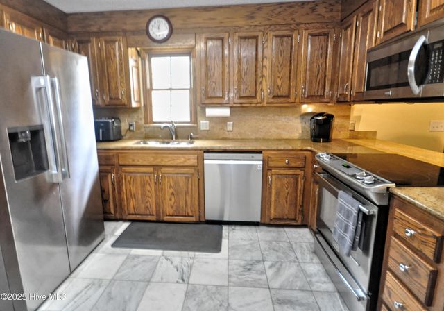 10 Queens Grant Circle SW, Shallotte, NC 28470