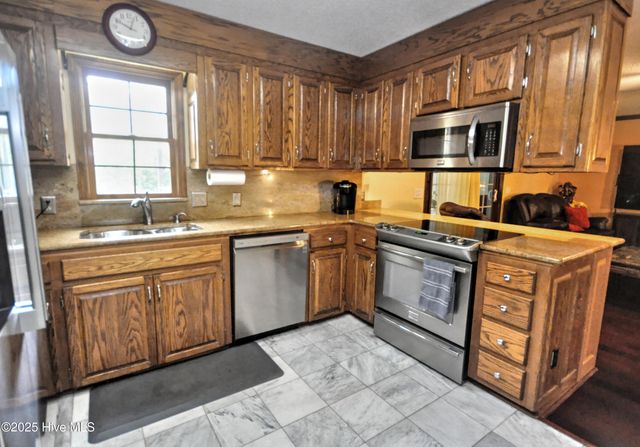 10 Queens Grant Circle SW, Shallotte, NC 28470