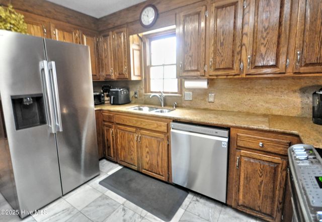 10 Queens Grant Circle SW, Shallotte, NC 28470