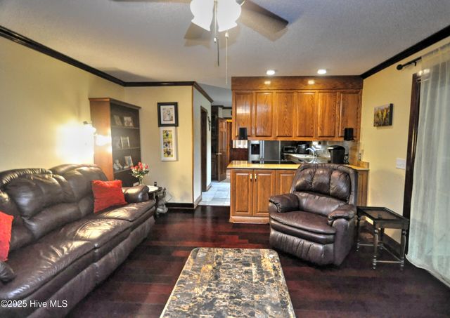 10 Queens Grant Circle SW, Shallotte, NC 28470